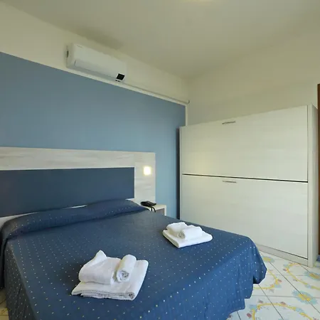 Hotell Delfino 3*